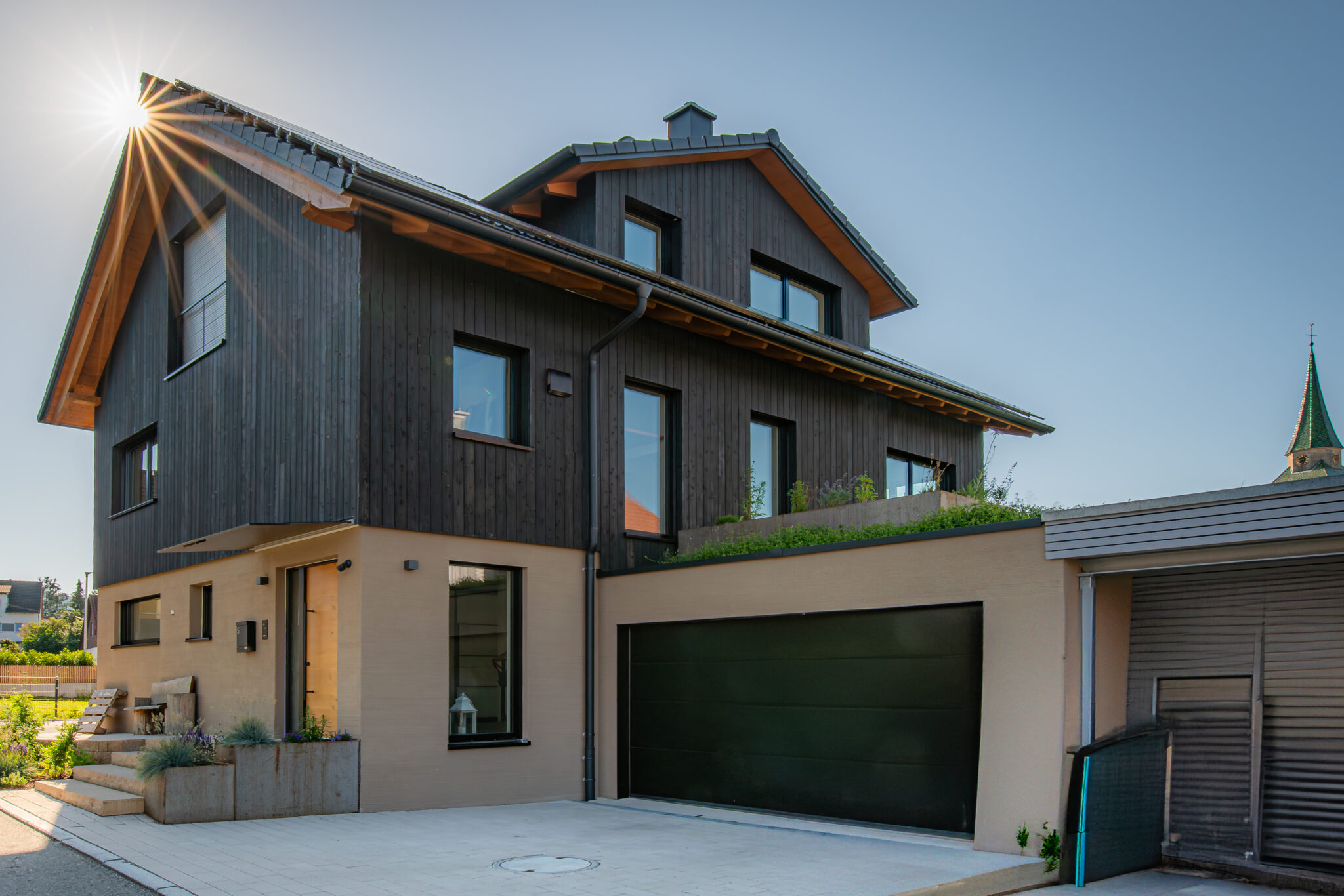 geflammtes-holz-f-r-ihre-fassade-von-nakamoto-forestry